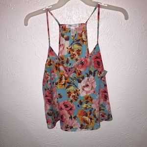 Summer floral crop tops 🌸